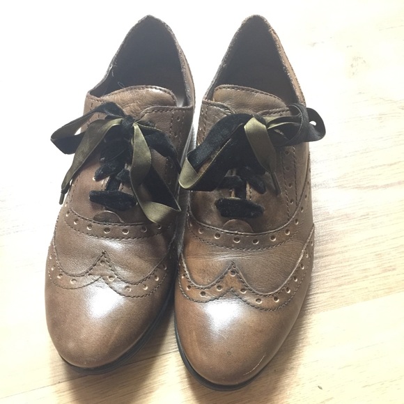 born wingtip shoes womens
